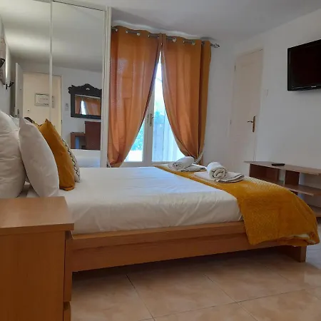 Hotel Villa Maya Gassin Buitenkant foto