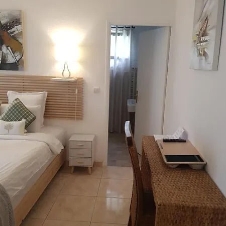 Hotel Villa Maya Gassin Buitenkant foto